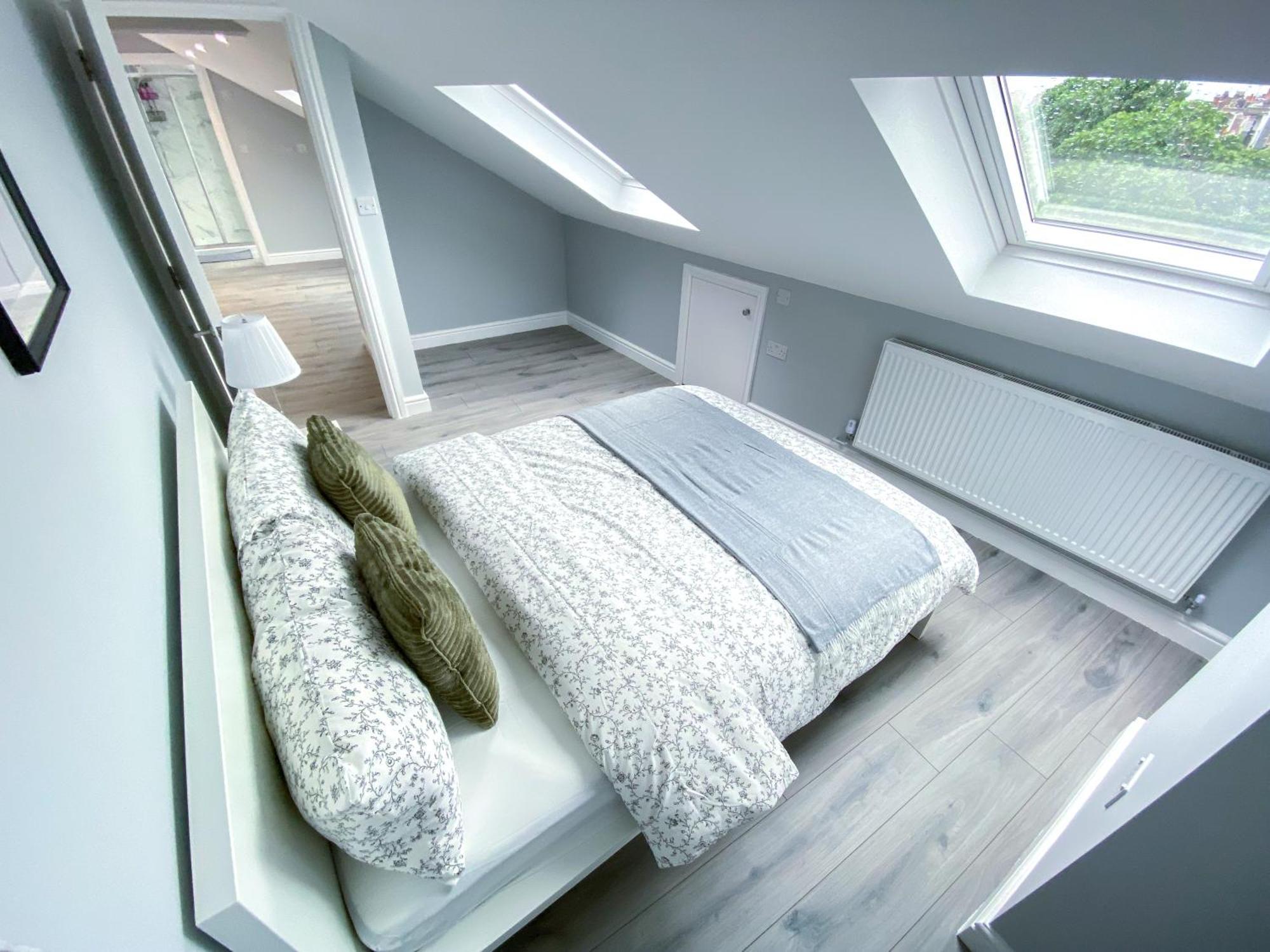 Large 1-Bedroom Flat, 5 Guest, London - F4 Eksteriør bilde