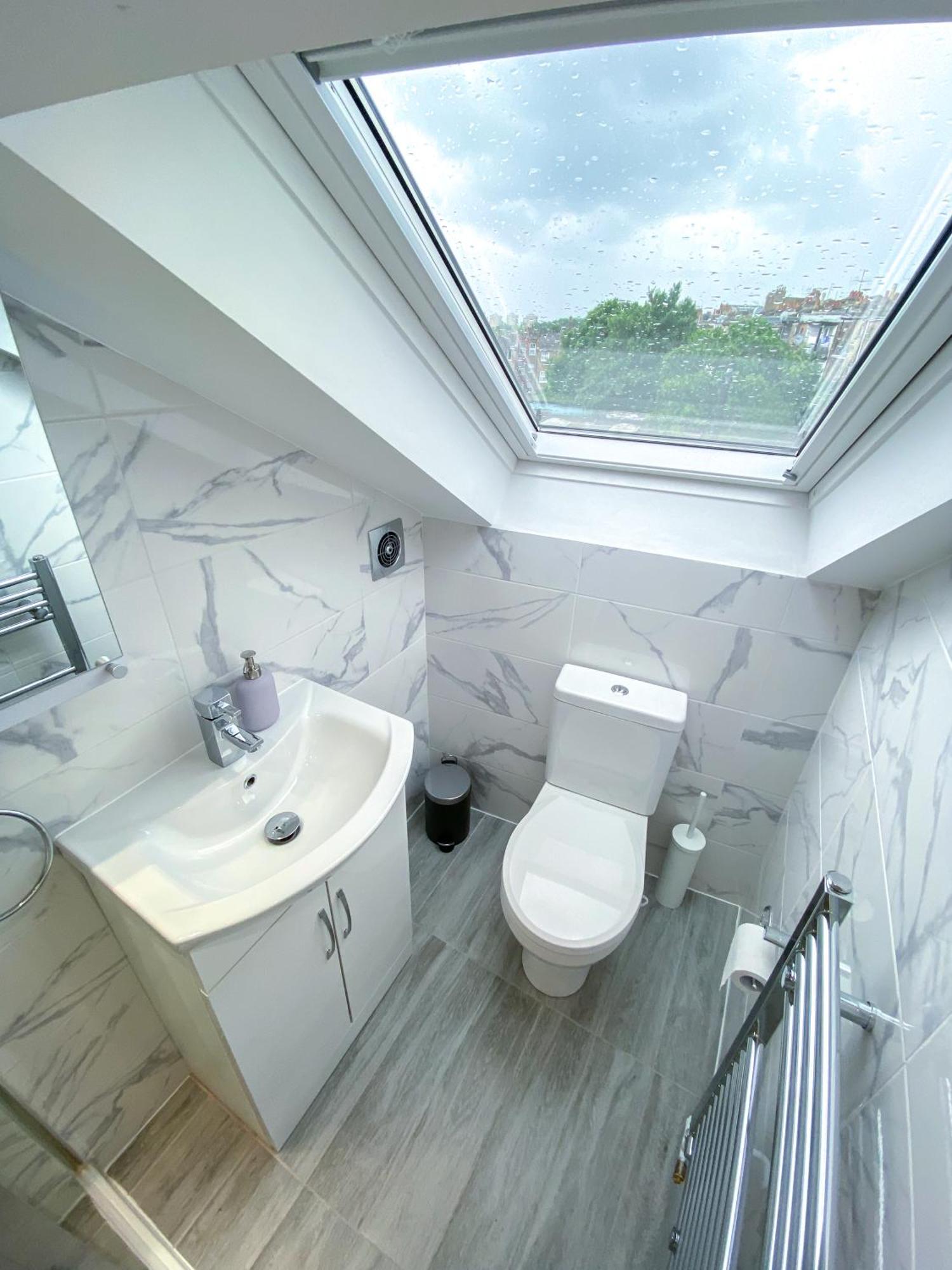 Large 1-Bedroom Flat, 5 Guest, London - F4 Eksteriør bilde